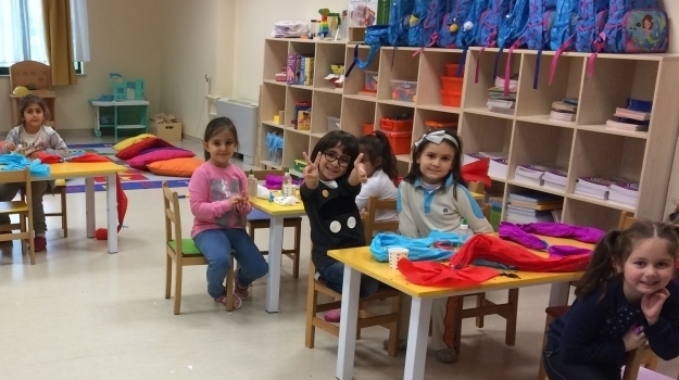 Sancaktepe Okyanus Okul Öncesi Gökkuşağı Grubu Öğrencileri Sanat Etkinliğinde