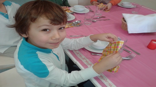 1. Sınıf Minikleri Sofra Adabını Öğrendi