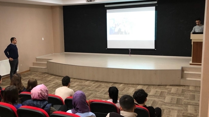 11. ve 12. Sınıf Öğrencileri Yurt Dışında Eğitim Fırsatları Hakkında Bilgi Edindiler