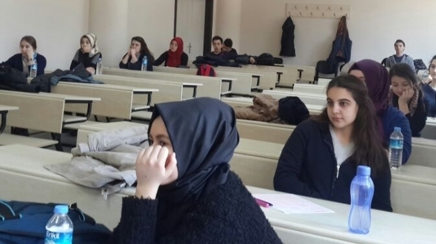 İnegöl 12.Sınıf Öğrencilerimiz Uludağ Üniversitesinde YGS Denemesi İçin Ter Döktü