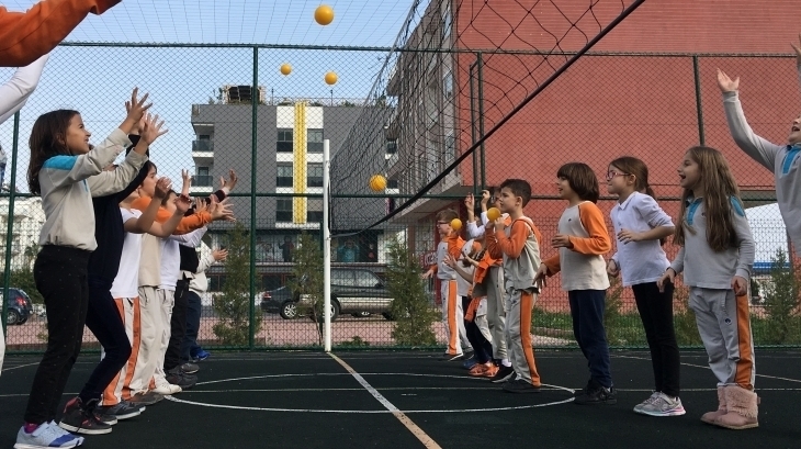 2. Sınıf Öğrencileri Beden Eğitimi Dersinde