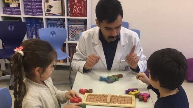 Kemerburgaz Kampüsünde 3. Geleneksel Akıl Oyunları Turnuvası