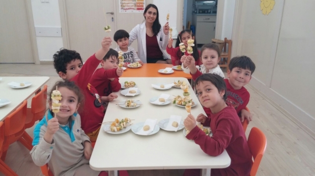 Adana Okyanus Koleji A Grubu Öğrencileri Almanca Dersinde
