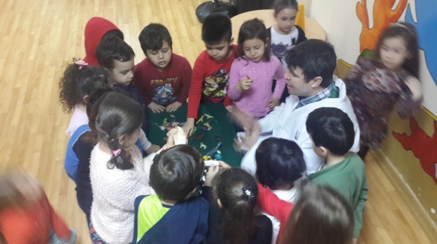 Avcılar A Grubu Öğrencileri Mad-Science Etkinliğinde