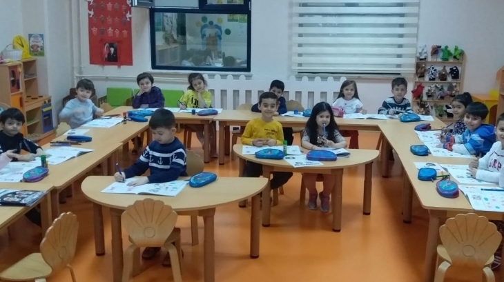 Avcılar Okyanus Koleji Gezegenler Grubu Öğrenci Okuma Yazmaya Hazırlık Etkinliğinde