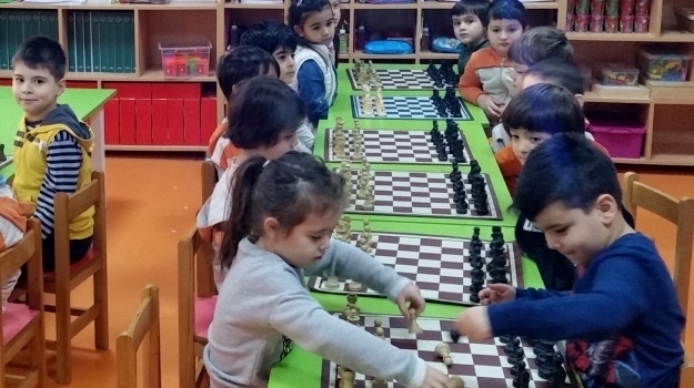 Avcılar Yıldızlar Grubu Satranç Etkinliğinde