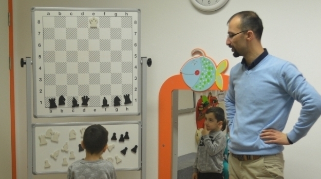 Bahçelievler Okyanus Okul Öncesi Yıldızlar Grubu Satranç Dersinde