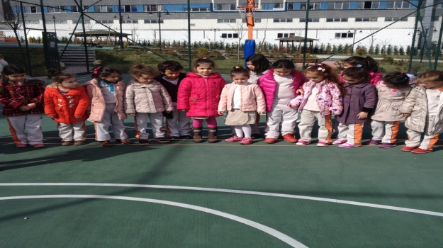 Beykent  Okyanus  Koleji  Okul  Öncesi  Güneş  Sınıfı ve  Gökkuşağı  Sınıfı 16.02.2015 Tarihinde  Bahçede  Oyunlar eşliğinde Güzel  Vakit  Geçirdiler.