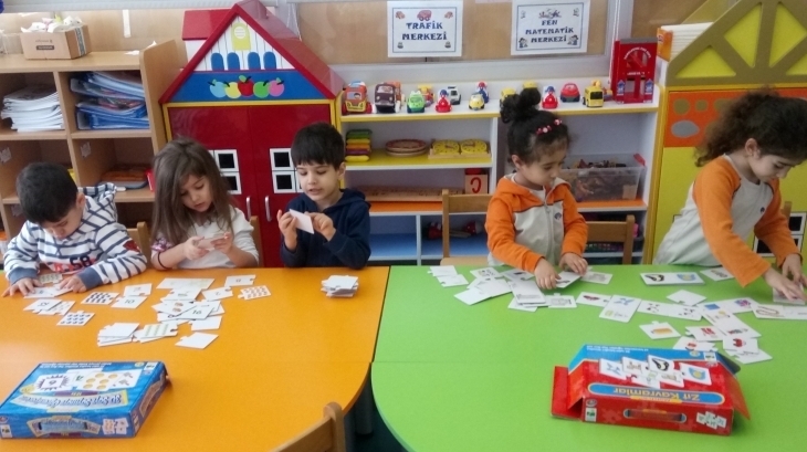 Beykent Okul Öncesi Çiçekler Sınıfı Eğitici Oyun Dersinde