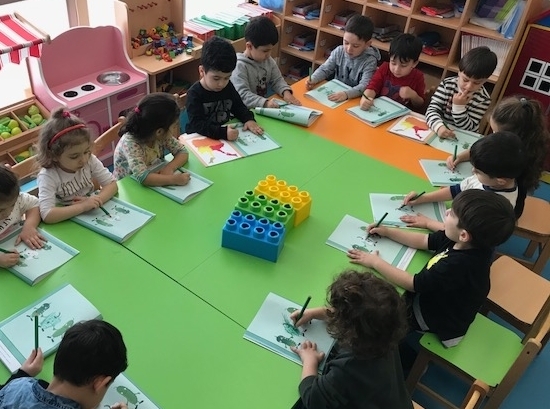 Beykent okyanus Koleji Okul Öncesi Çiçekler Grubu Okuma Yazmaya Hazırlık Dersinde