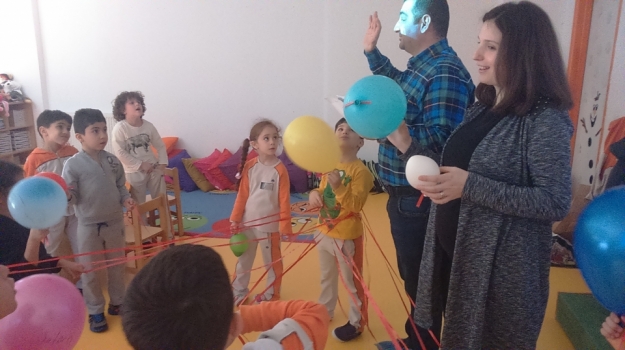 Beykent Okyanus Koleji Okul Öncesi Gökkuşağı Grubu Aile Katılım Etkinliğine Gezegenleri Tanıyor.