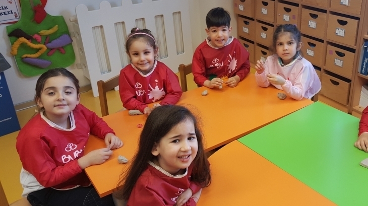 Beykent Okyanus Koleji Okul Öncesi Güneş  Grubu Öğrencileri Sanat Etkinliğinde