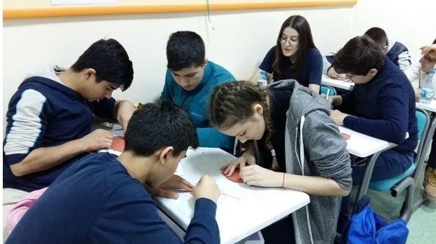 Beylikdüzü Lise Öğrencileri ile Kil Üzerine Göktürk Alfabesiyle İsim Yazma Etkinliği