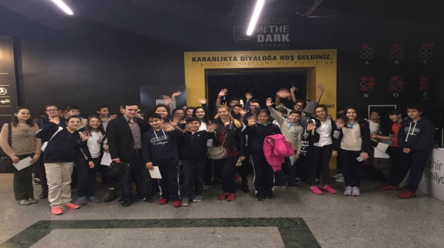 Beylikdüzü Okyanus Koleji Ortaokulu "Karanlıkta Diyalog” Gezisi