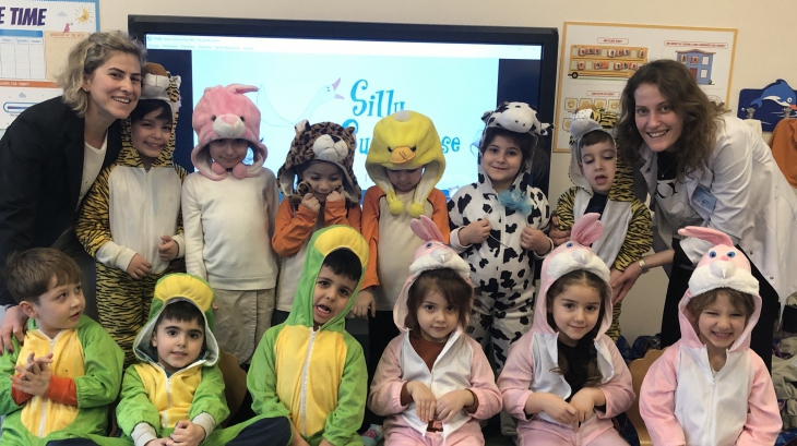 Bornova Okyanus Koleji Okul Öncesi Balıklar ve Yunuslar Sınıfları Bilingual Dersinde