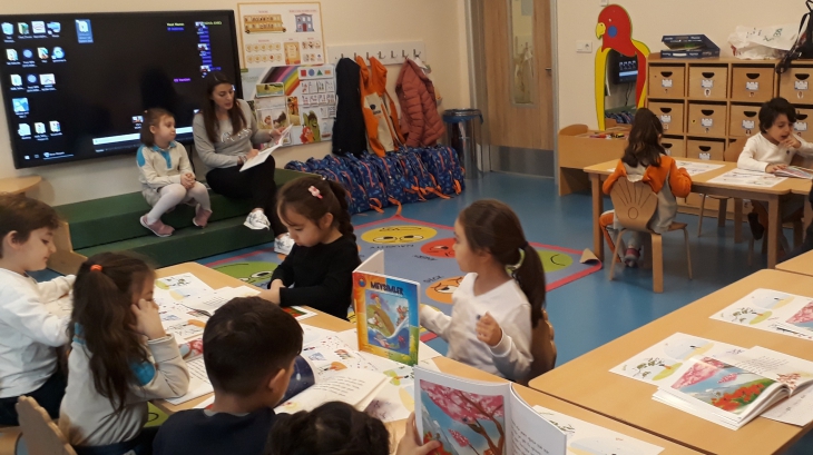 Bornova Okyanus Koleji Okul Öncesi Bulutlar Grubu Öğrencileri Aile Katılımı Etkinliğinde