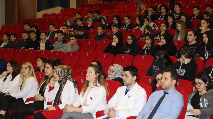 Çekmeköy Anadolu Lisesi Öğrencileri Tarafından TÜBİTAK Sunumları Yapıldı