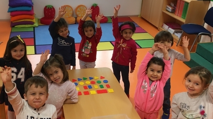 Çiçekler Sınıfı Örüntü Çalışması Yapıyor