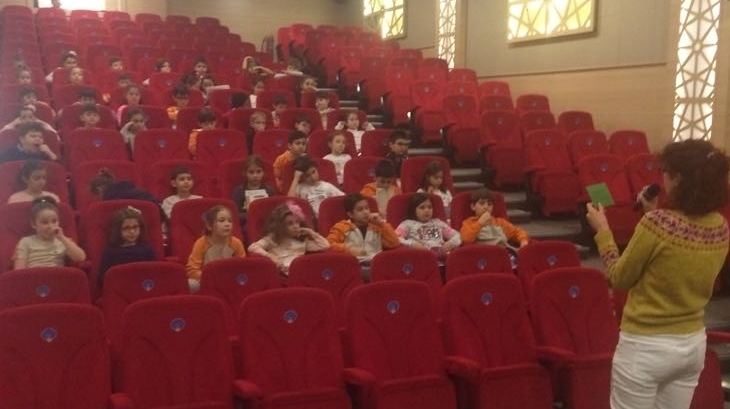 2. Sınıf Öğrencileri "Yaz, Düşün, Araştır" Kitabının Yazarı Ezgi Berk ile Çocuk Hakları Etkinliğinde Buluştular