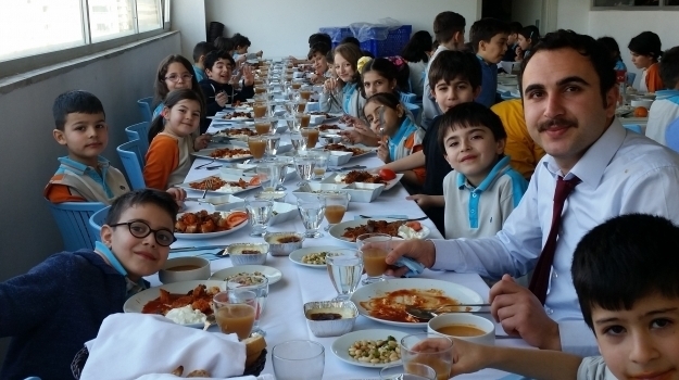 Eryaman İlkokul Kademesinde Haftanın Örnek Sınıfı 2-A Seçildi