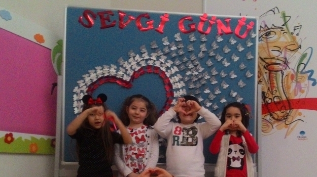Eryaman Okul Öncesi Bölümü Öğrencileri Sevgi Günü Etkinliğinde