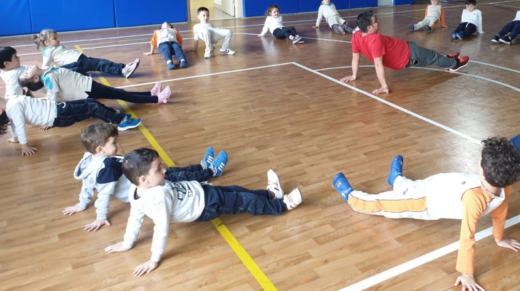 Eryaman Okyanus Koleji Okul Öncesi Kademesi Öğrencileri Beceri Koordinasyon dersinde