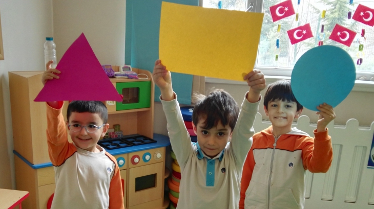 Eryaman Okyanus Koleji Okul Öncesi Yıldızlar Sınıfı İngilizce Bilingual Dersinde ''Şekiller''i Öğrendi