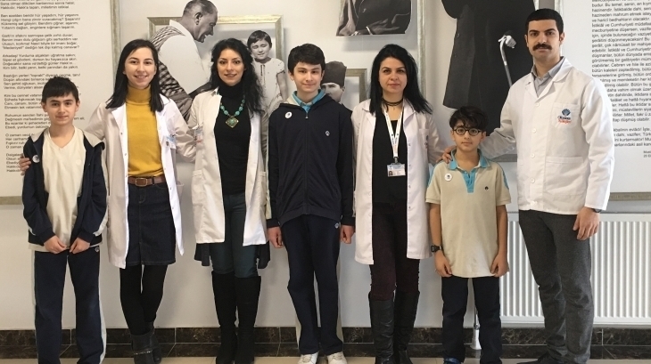 Eryaman Okyanus Koleji Ortaokul Kademesi İngilizce Zümresi Ocak Ayı Bookworm Rozetlerini Verdi!