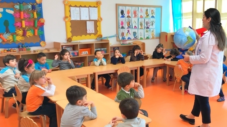Güneş Sınıfı Bilingual Dersinde