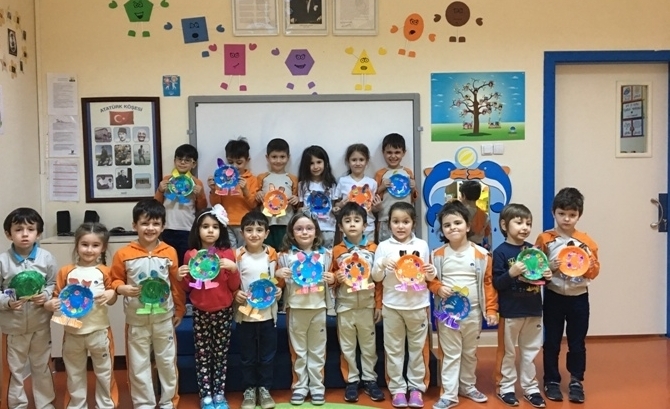 Güneşli Okyanus Koleji Okul Öncesi Gezegenler Grubu Sanat Etkinliğinde