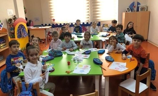 Güneşli Okyanus Koleji Okul Öncesi Gezegenler Grubu Sanat Etkinliğinde