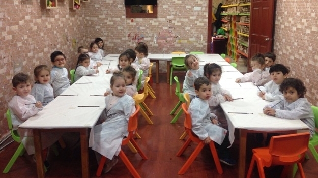 Güneşli Okyanus Okul Öncesi C grubu Öğrencileri Çiçekler ve Rüzgarlar Grubu Öğrencileri Oyuncak Atölyesinde
