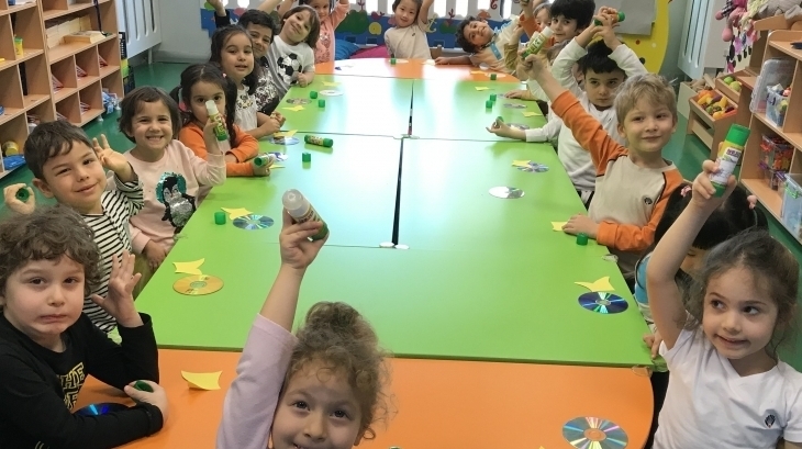 Halkalı Okul Öncesi Balıklar Grubu Öğrencileri  Sanat Etkinliğinde