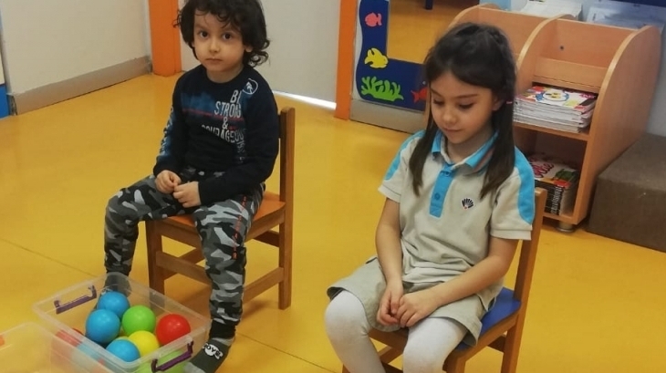 Halkalı Okul Öncesi  Güneş Grubu Öğrencileri Oyun Etkinliğinde