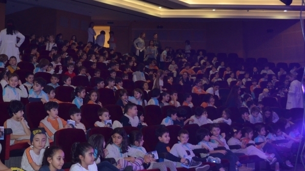 Halkalı İlkokul Öğrencileri Bugün Happy Days Theatre Oyununu İzlediler