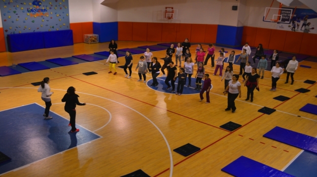 Halkalı Okyanus Koleji'nde 'Anne-Kız Pilates' Etkinliği