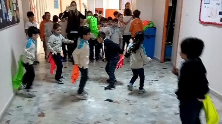 İlkokul Kademesi Öğrencileri Öğle Arası Koridor Etkinliği
