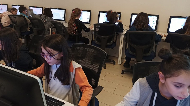 İncek Okyanus Kolejinde Bilişim Dersinde 4. Sınıflara P-WISE Uyum Programı