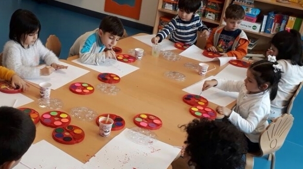 İncek Okul Öncesi İnciler Grubu El Göz Koordinasyonu Geliştiren Üfleme Çalışması Yaptılar