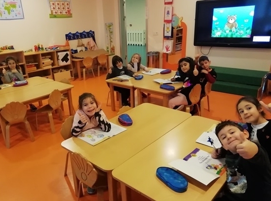 Kemerburgaz Okyanus Koleji Gökkuşağı Grubu Öğrencileri Circle Time’ da
