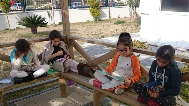 Konyaaltı Kampüsü 2-C Sınıfı Kitap Okuma Etkinliğinde