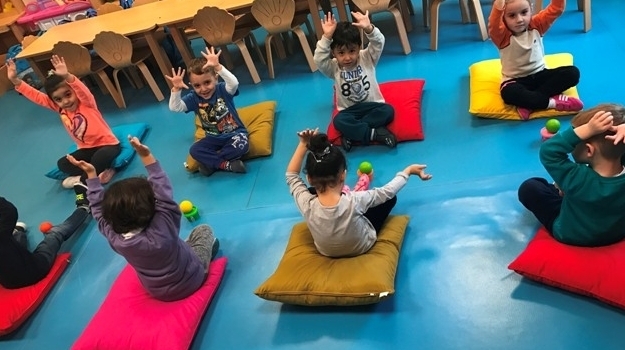 Mavişehir Çiçekler Grubu "Elim Nerede" Oyununu Oynadılar