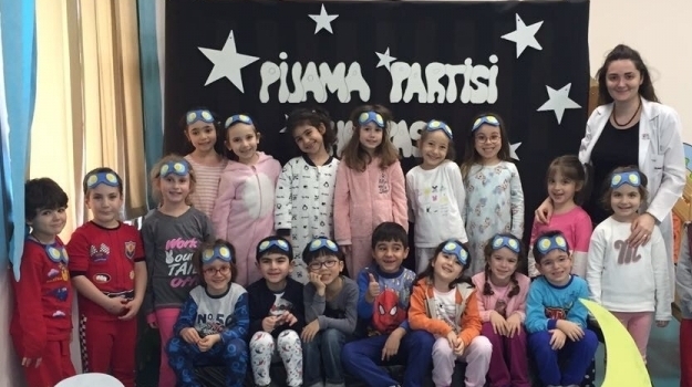 Mimaroba Okyanus Koleji Okul Öncesi Öğrencileri Pijama Partisinde Eğleniyor