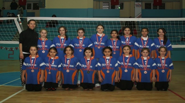 Mini Voleybol Takımımız XI.ES Voleybol Şenliğinde