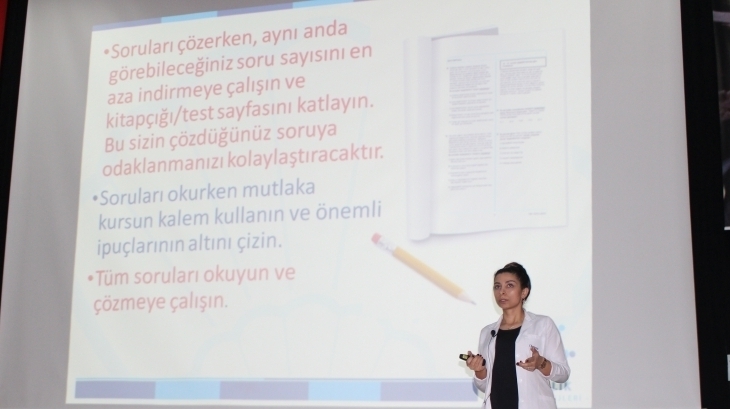 Nilüfer Okyanus Kolejinde Test Çözme Teknikleri Semineri
