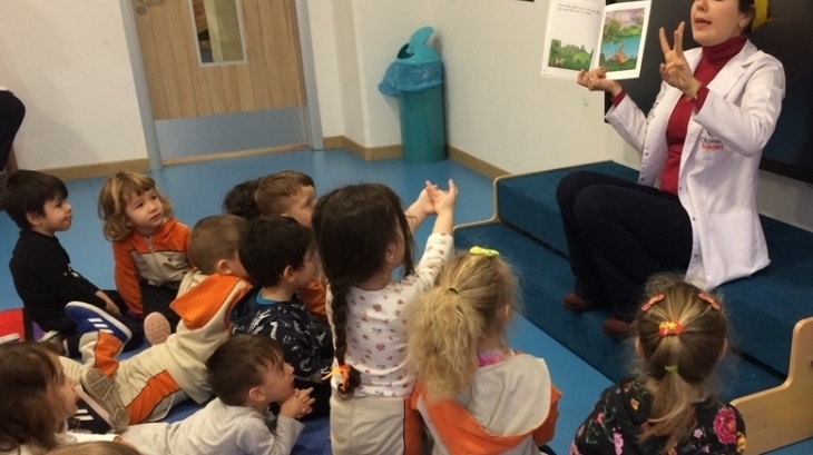 Okul Öncesi Çiçekler Sınıfı İkinci Döneme “Story Week”le Merhaba Dedi
