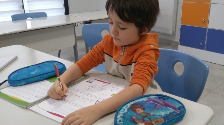 Okul Öncesi Güneş Grubu Öğrencileri İlkokula Hazırlık Dersinde