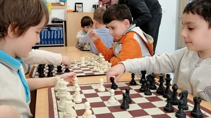 Okul Öncesi Güneş Sınıfı Satranç Dersinde