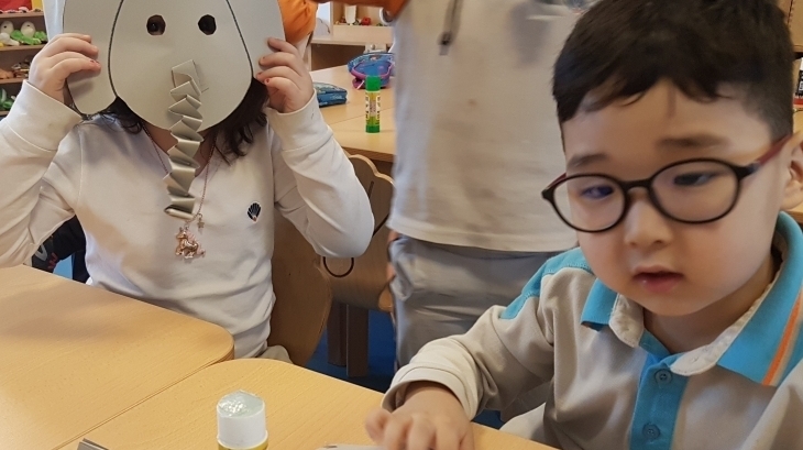 Okyanus İncek  Gezegenler Sınıfı Öğrencileri,  Sanat Etkinliğinde Kendi Fil Maskelerini Oluşturdular.