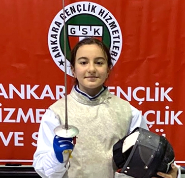 Okyanus Kolejleri Öğrencisi Berru Şarifi Ankara İli Küçükler Eskrim Şampiyonasında Ankara Birincisi!